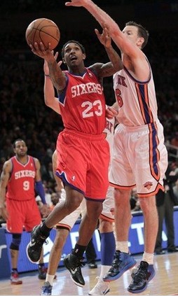 更是展示他 更是展示他